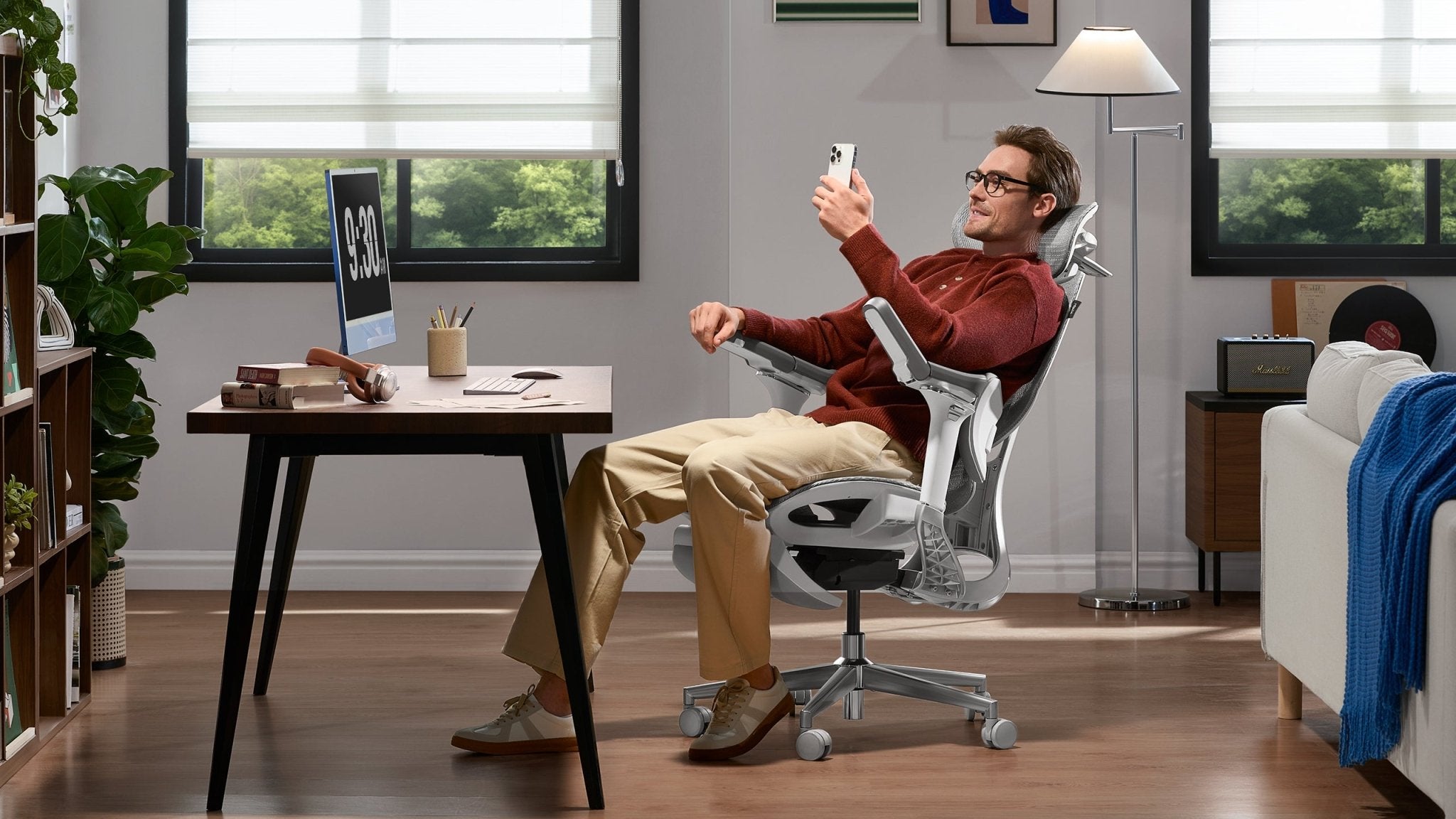HBADA E3 Pro Ergonomic Chair with Footrest for rest- scene