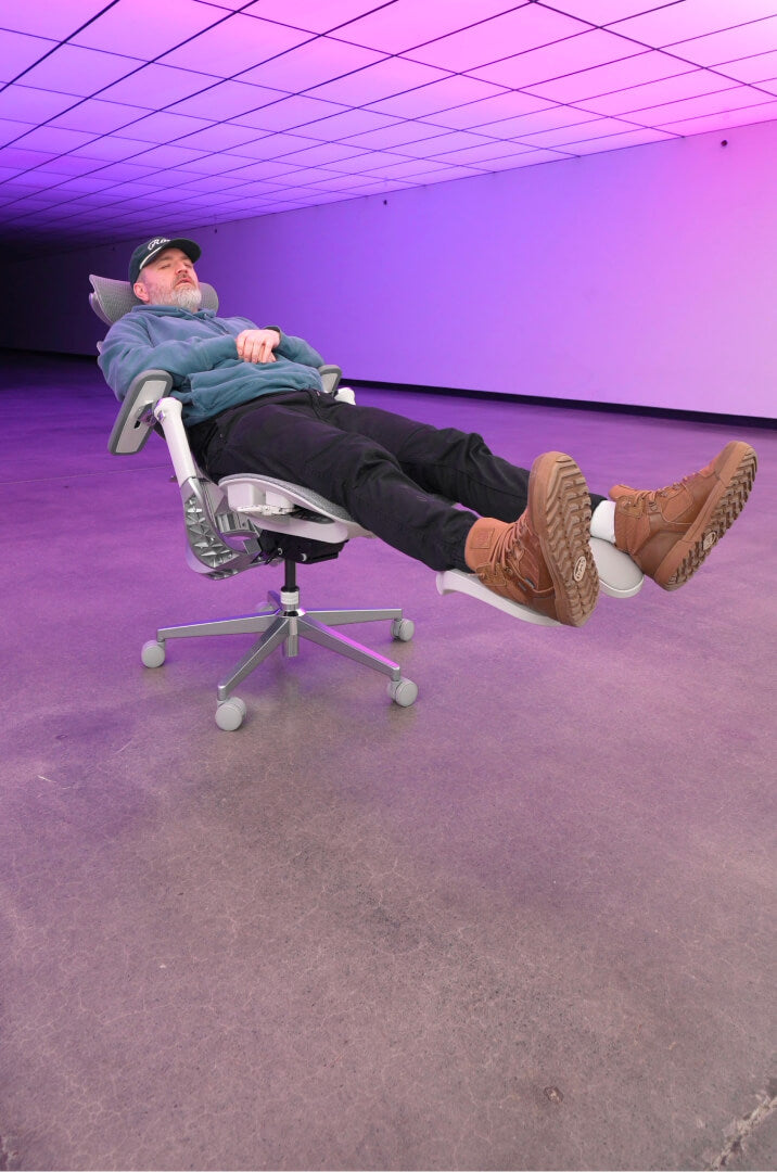 Unbox Therapy E3 desk chair recommendation graphic mobile banner
