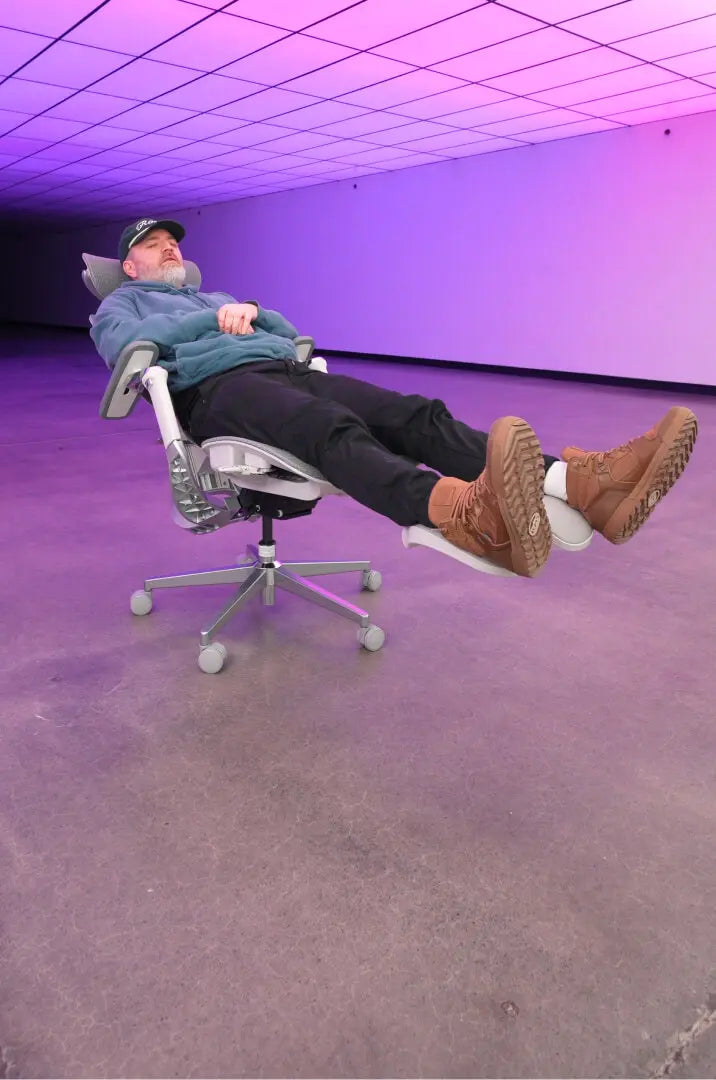 Unbox Therapy E3 desk chair recommendation graphic mobile banner