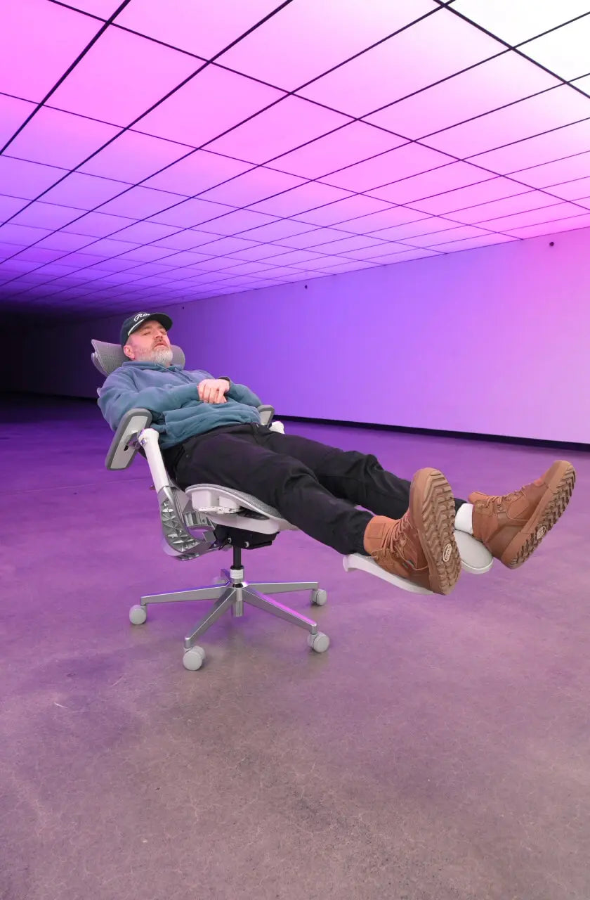 E3 ergonomic chair reviewed by Unbox Therapy official video feature